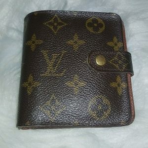 Louis Vuitton Monogram Canvas Bi-Fold Wallet